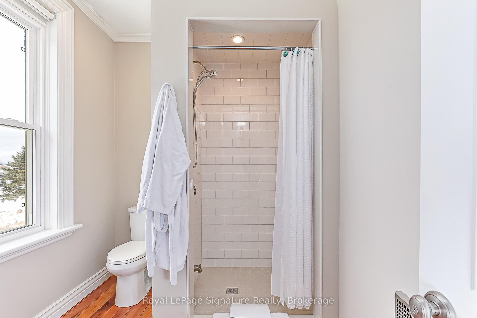 Photo 20 of 49 Denmark Street, Meaford — HOMEH