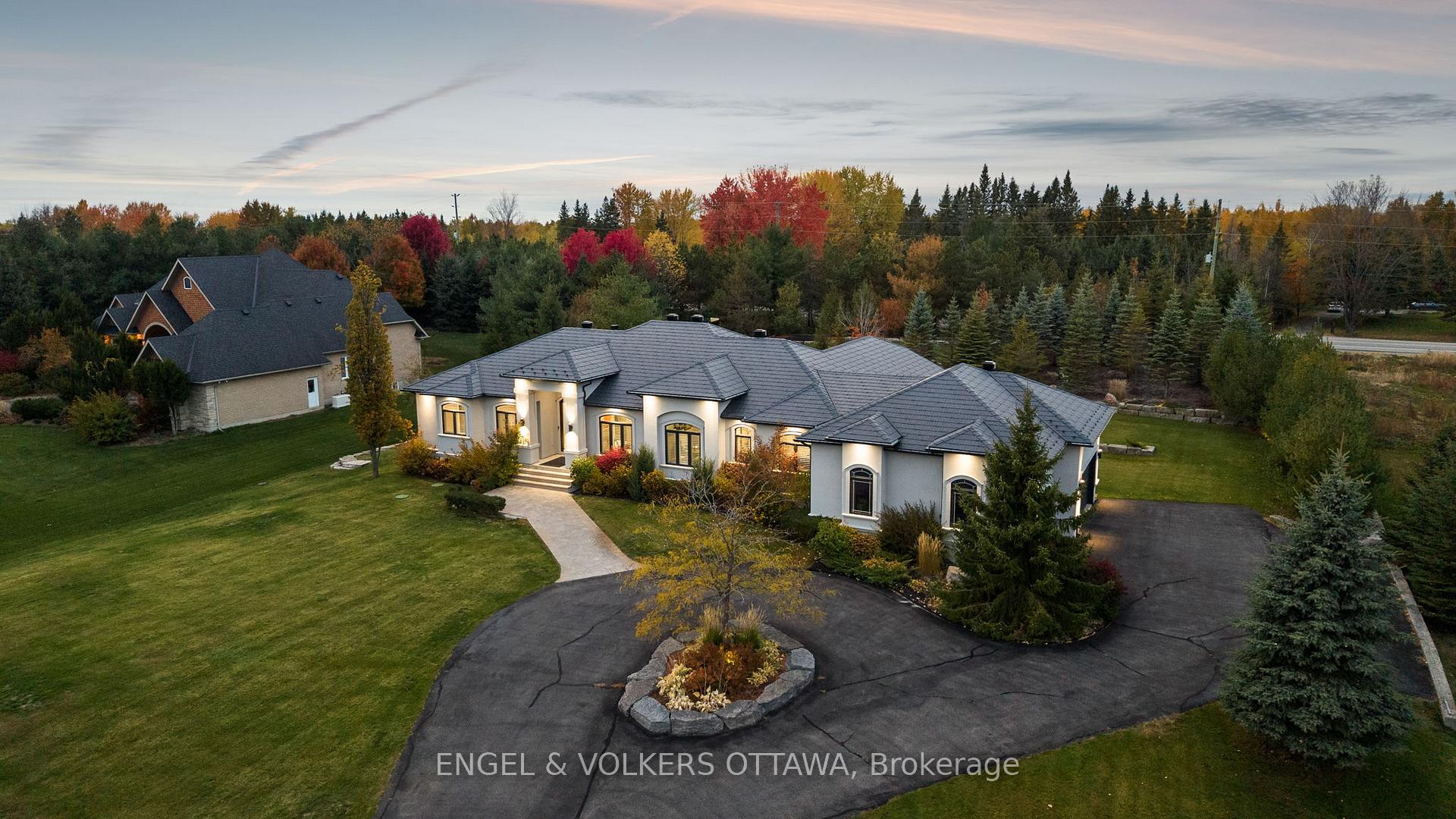 Photo 3 of 5906 Longhearth Way, Ottawa, Manotick East to Manotick Station — HOMEH
