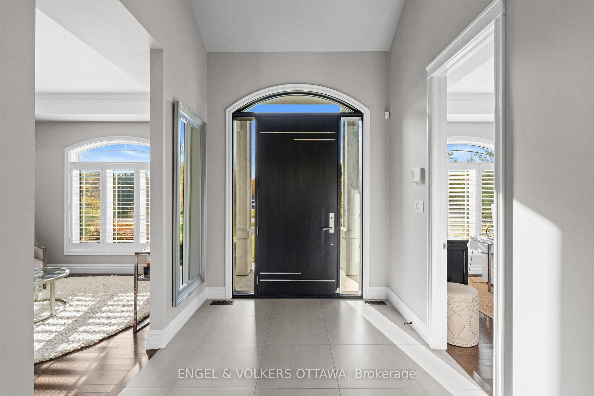 Photo 5 of 5906 Longhearth Way, Ottawa, Manotick East to Manotick Station — HOMEH
