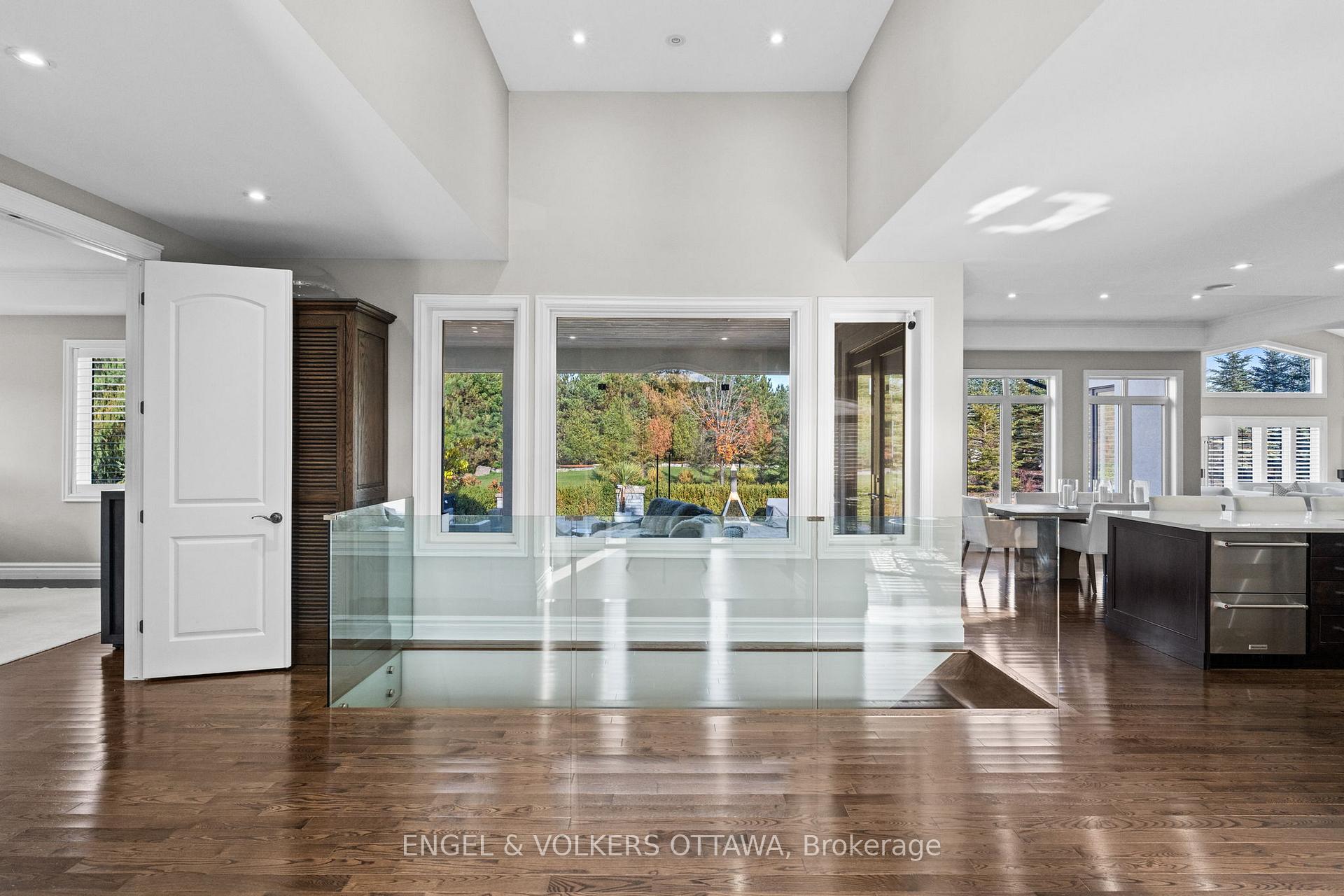 Photo 6 of 5906 Longhearth Way, Ottawa, Manotick East to Manotick Station — HOMEH