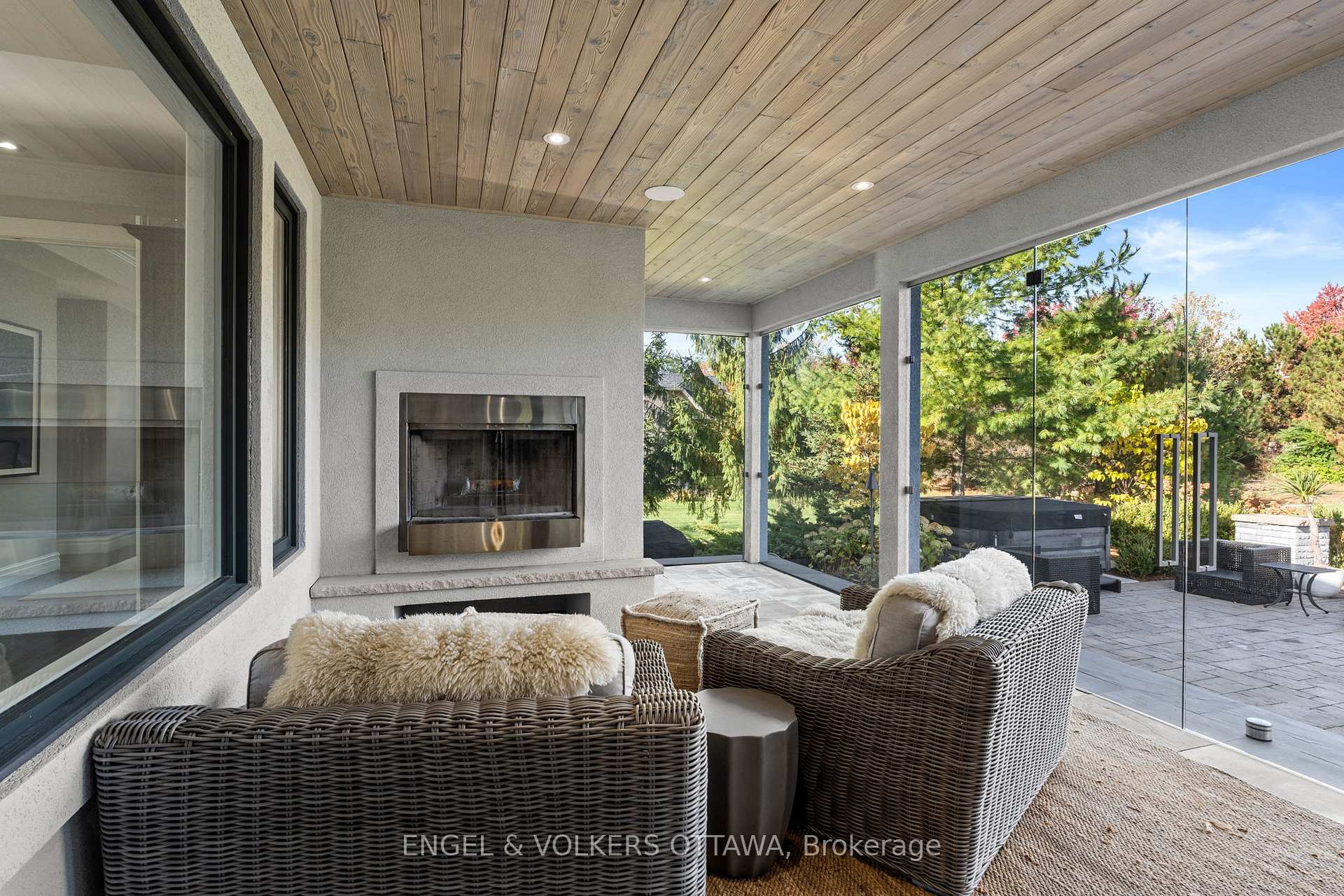 Photo 18 of 5906 Longhearth Way, Ottawa, Manotick East to Manotick Station — HOMEH