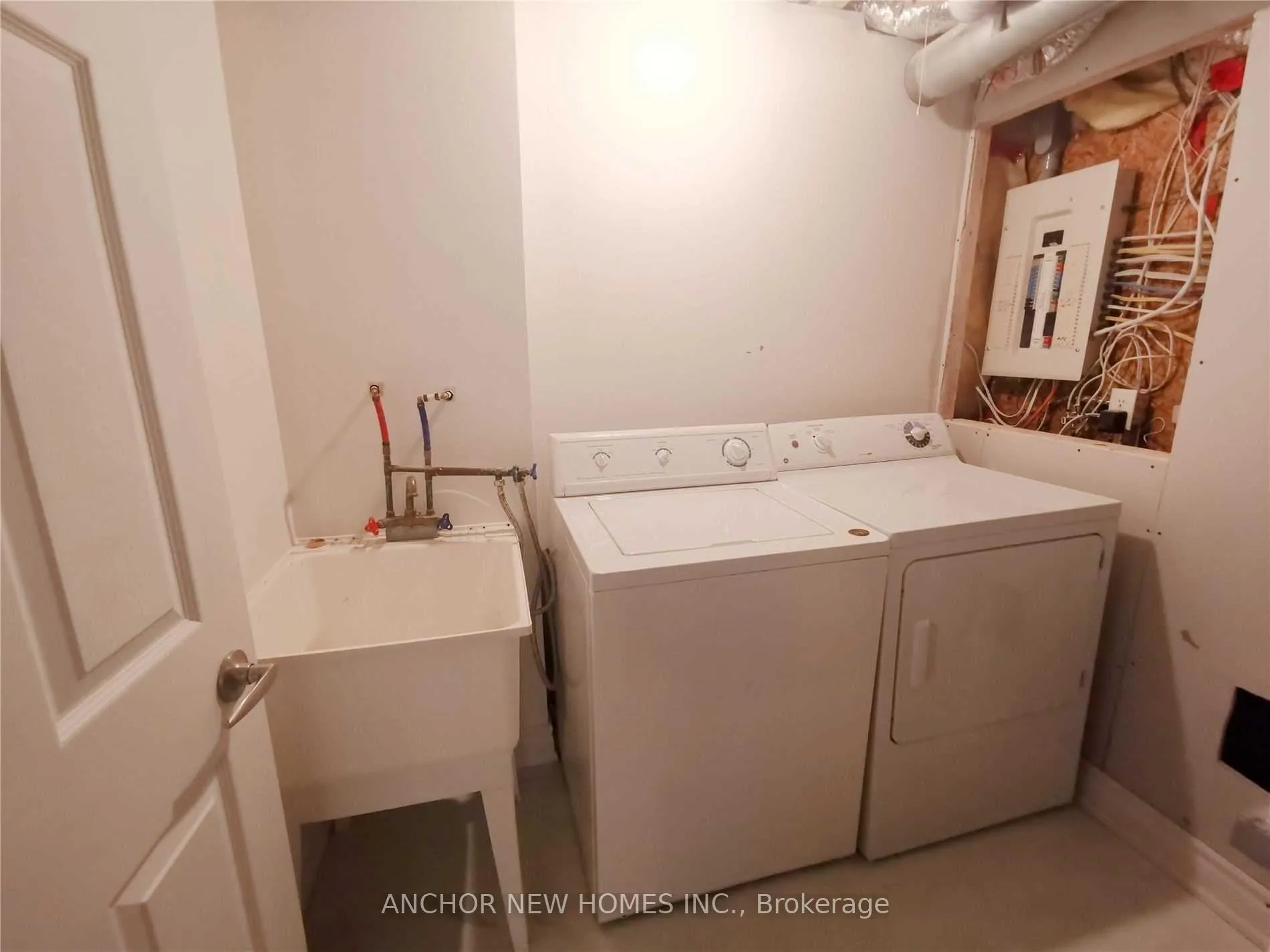 Photo 10 of Unit Lower, 2608 Bur Oak Avenue, Markham, Cornell — HOMEH
