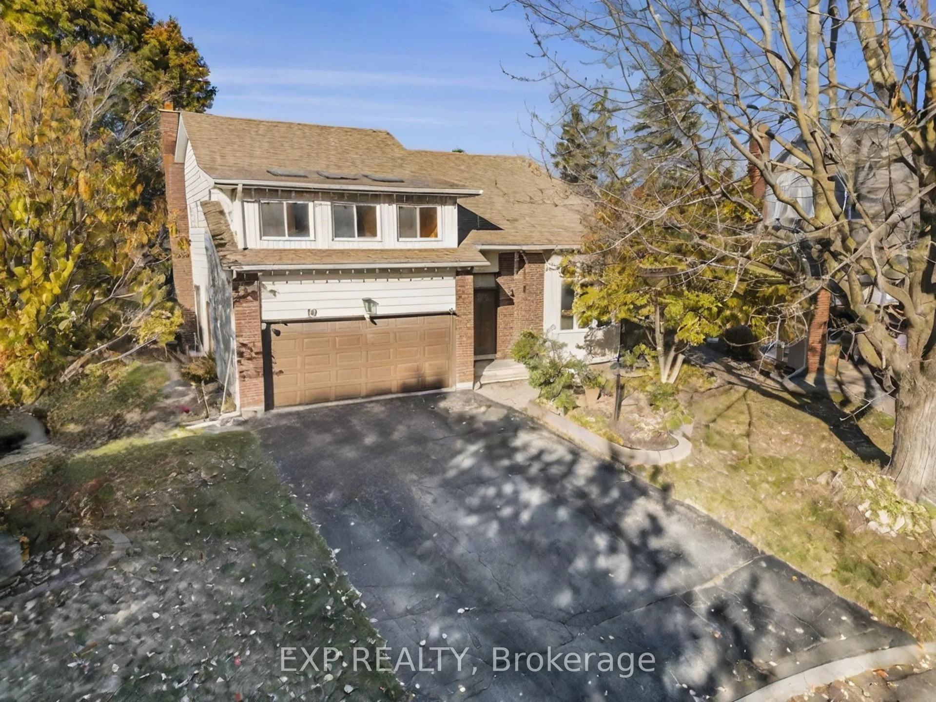 Photo 1 of 10 Pommel Crescent, Ottawa, Kanata - Bridlewood — HOMEH
