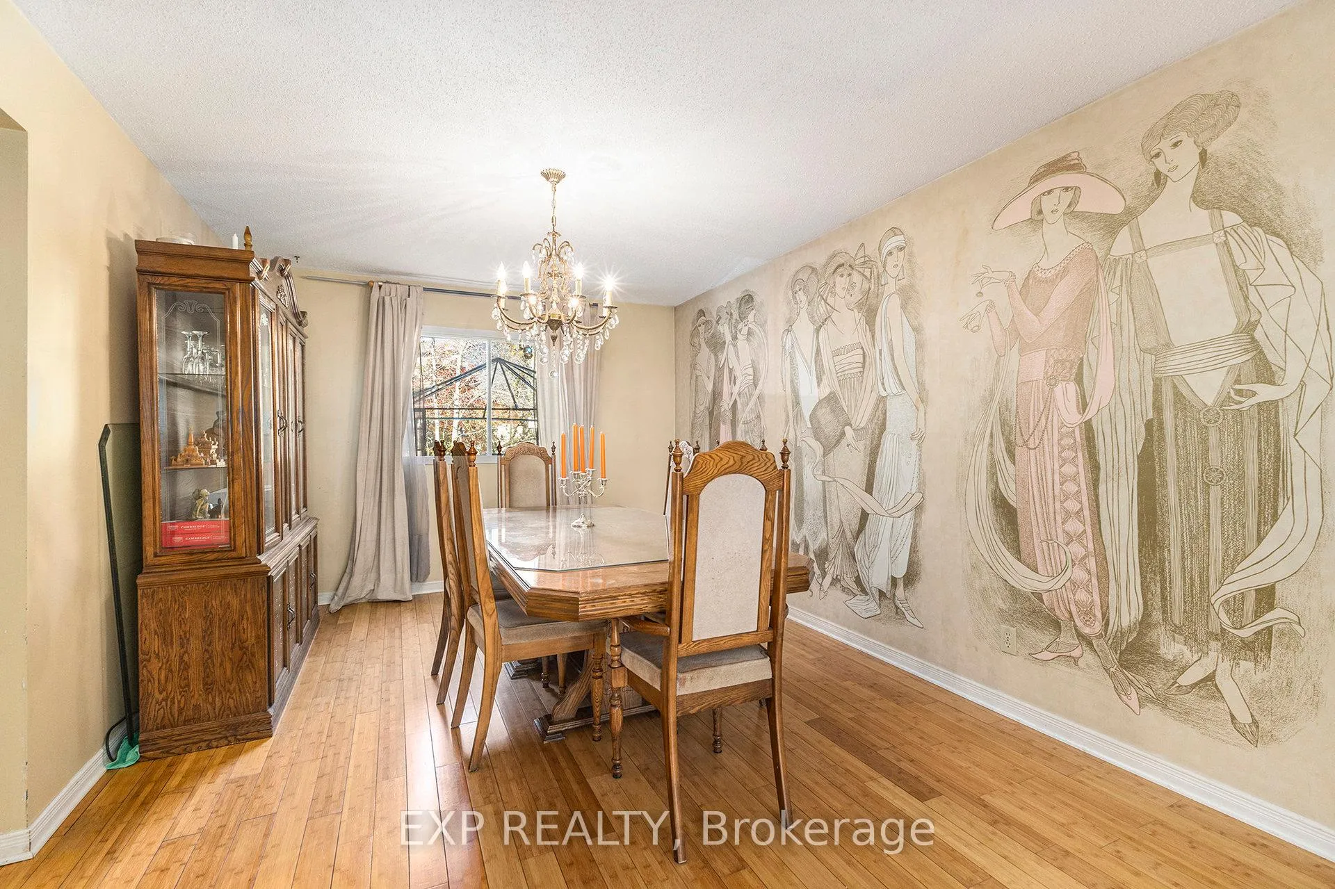 Photo 5 of 10 Pommel Crescent, Ottawa, Kanata - Bridlewood — HOMEH