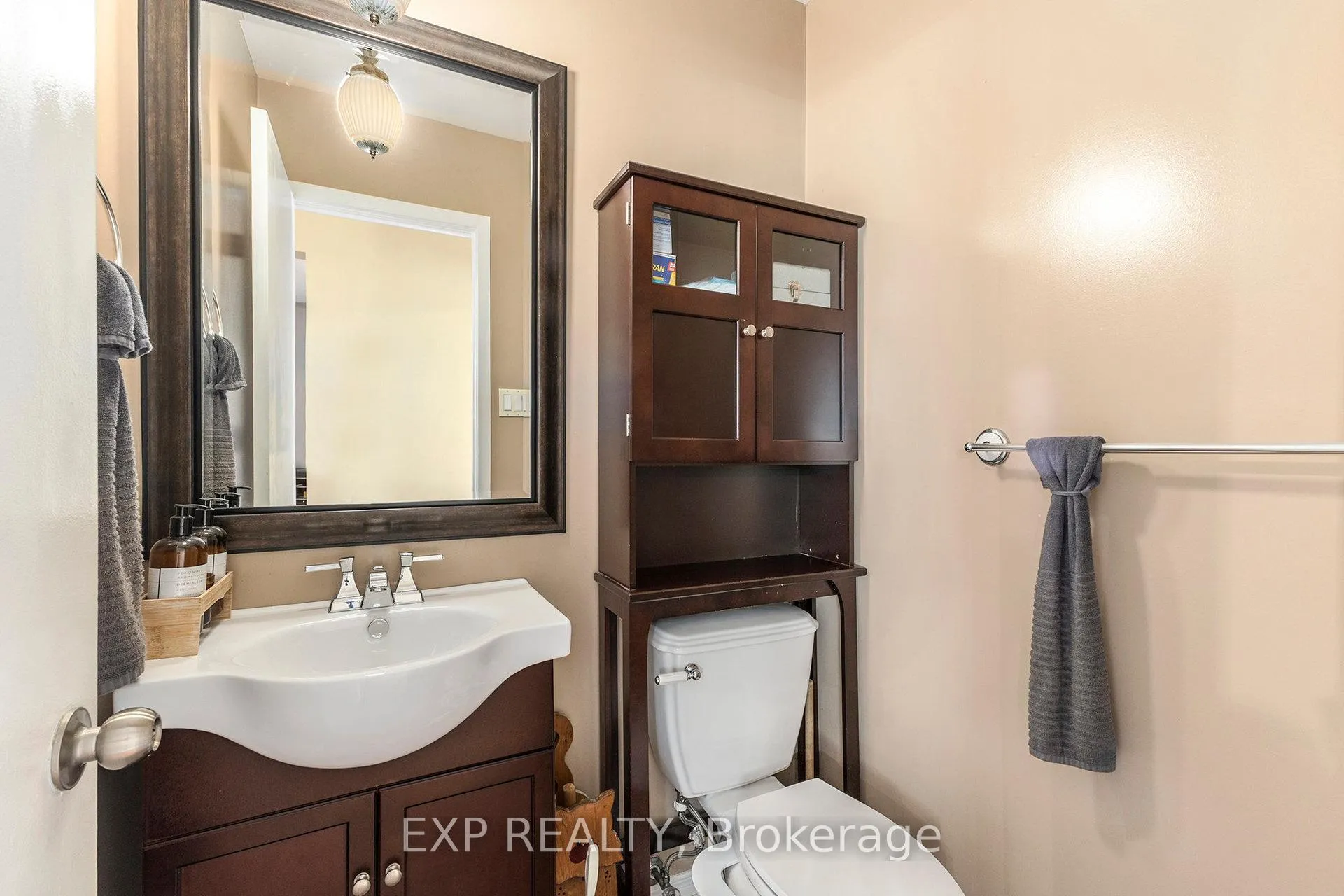Photo 9 of 10 Pommel Crescent, Ottawa, Kanata - Bridlewood — HOMEH