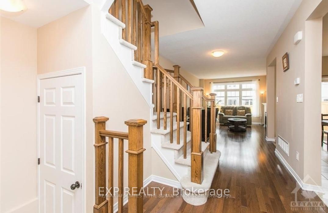 Photo 2 of 296 Losino Crescent, Ottawa, Kanata - Emerald Meadows/Trailwest — HOMEH