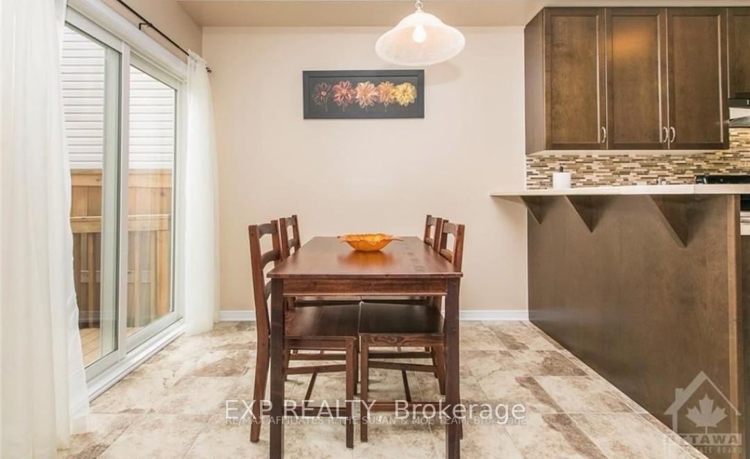 Photo 6 of 296 Losino Crescent, Ottawa, Kanata - Emerald Meadows/Trailwest — HOMEH