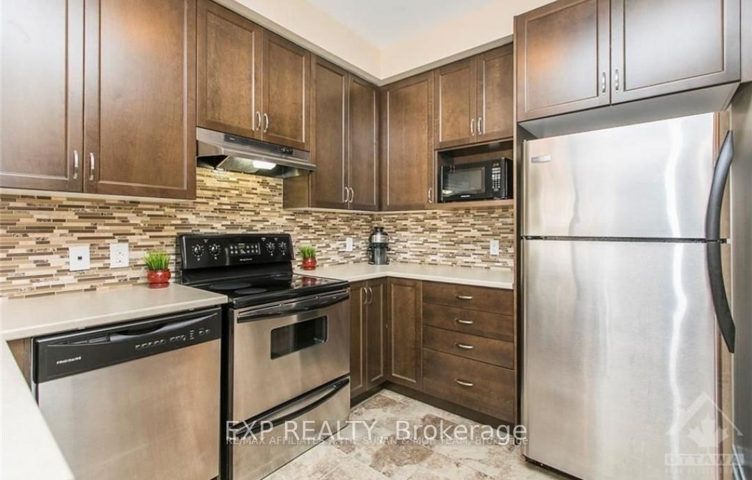 Photo 7 of 296 Losino Crescent, Ottawa, Kanata - Emerald Meadows/Trailwest — HOMEH