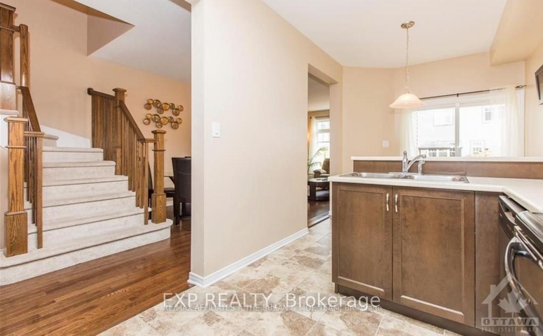 Photo 9 of 296 Losino Crescent, Ottawa, Kanata - Emerald Meadows/Trailwest — HOMEH