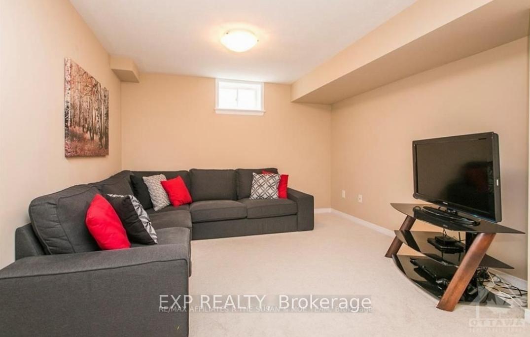 Photo 15 of 296 Losino Crescent, Ottawa, Kanata - Emerald Meadows/Trailwest — HOMEH