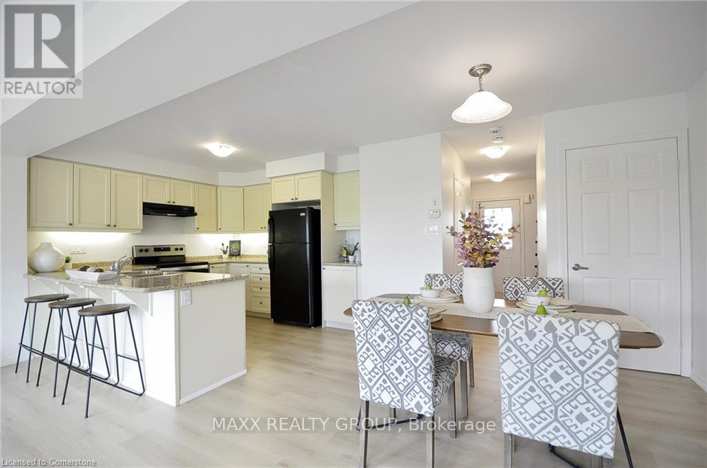 Photo 5 of 92 Glenvista Drive, Kitchener — HOMEH
