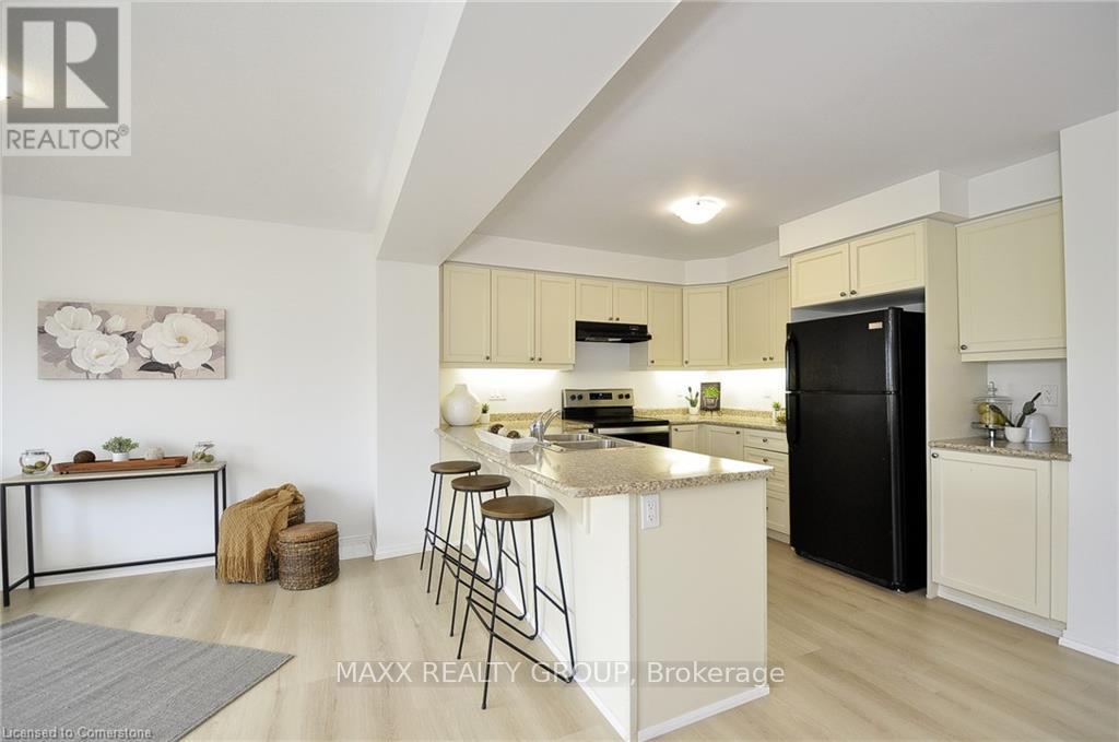 Photo 6 of 92 Glenvista Drive, Kitchener — HOMEH