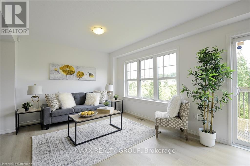 Photo 9 of 92 Glenvista Drive, Kitchener — HOMEH
