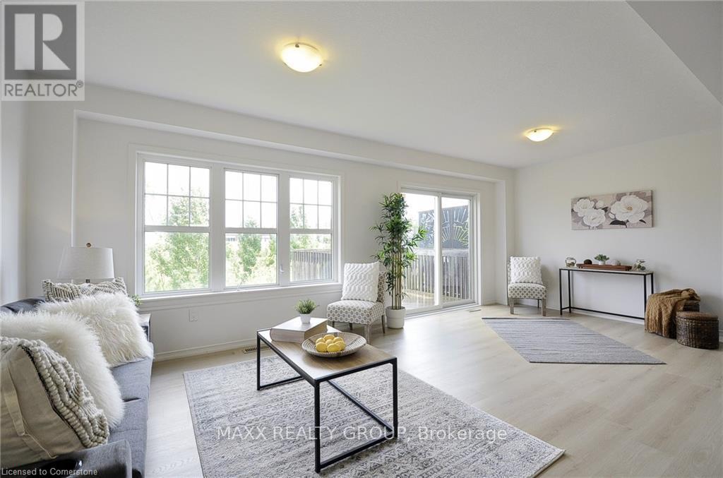 Photo 11 of 92 Glenvista Drive, Kitchener — HOMEH