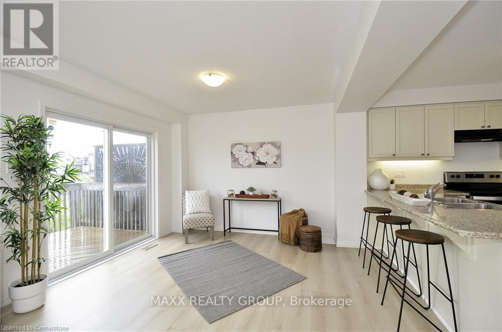 Photo 13 of 92 Glenvista Drive, Kitchener — HOMEH