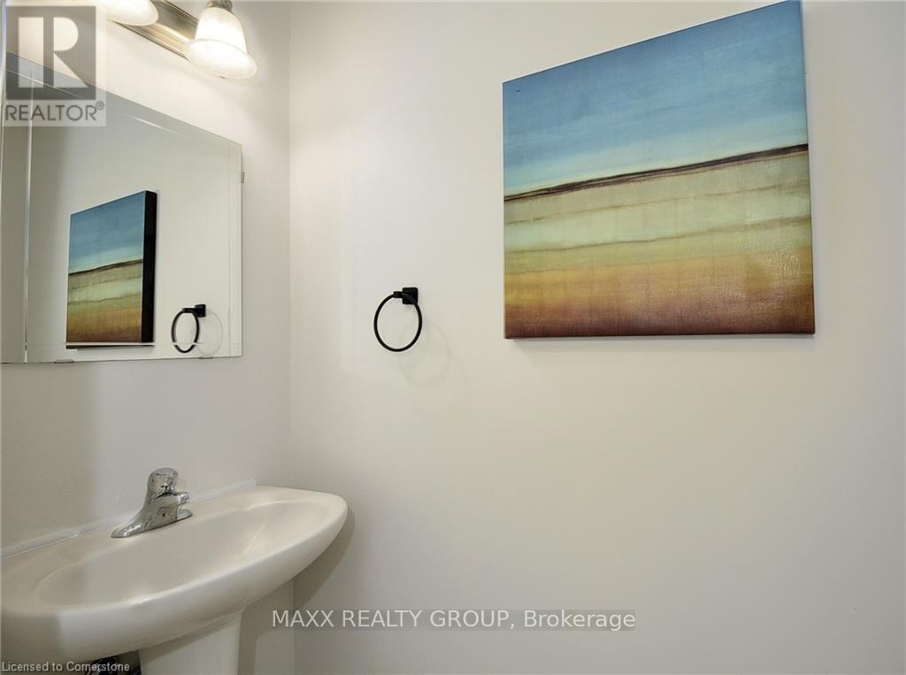 Photo 15 of 92 Glenvista Drive, Kitchener — HOMEH