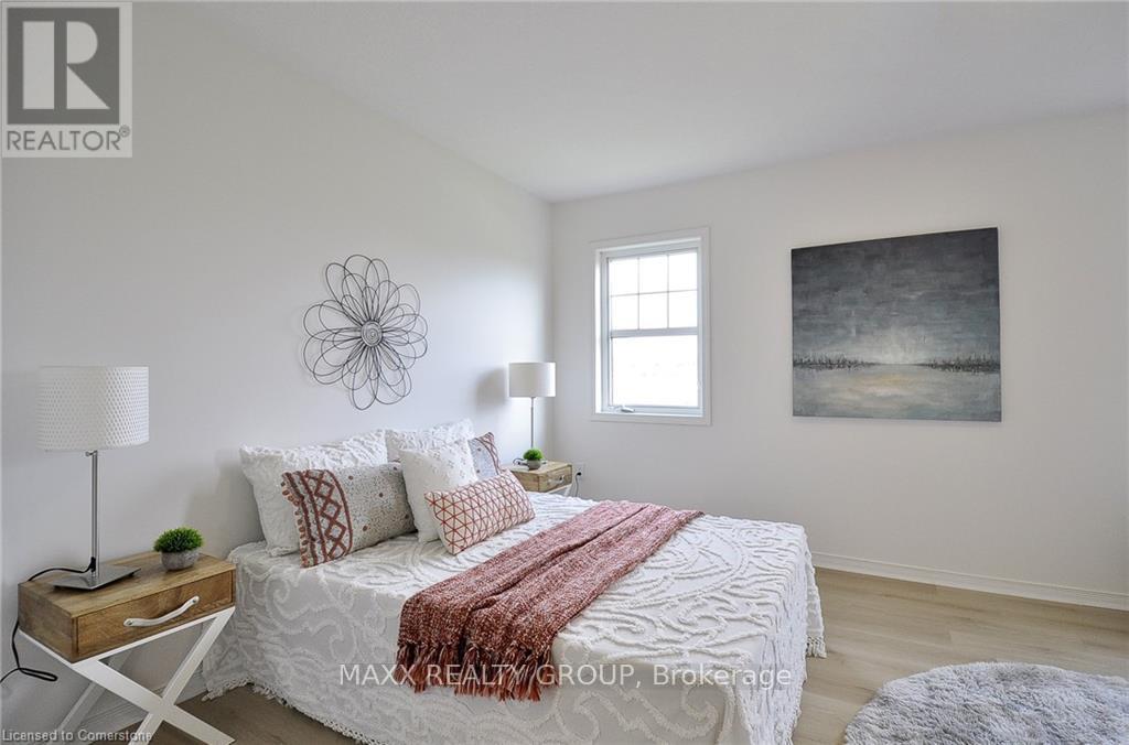 Photo 16 of 92 Glenvista Drive, Kitchener — HOMEH