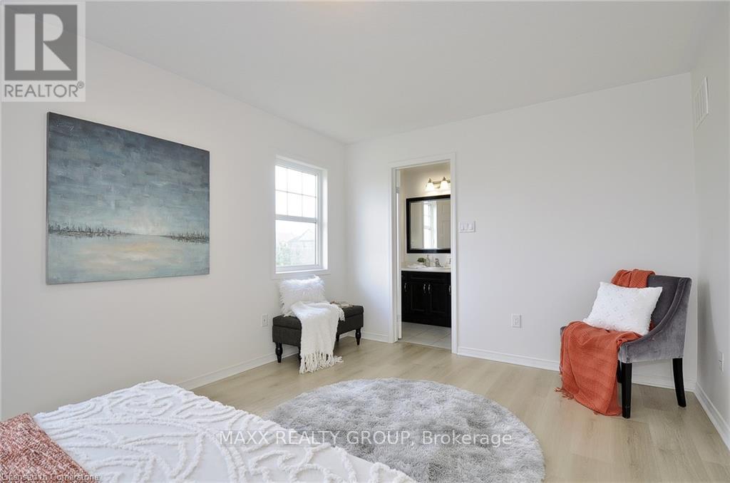 Photo 18 of 92 Glenvista Drive, Kitchener — HOMEH