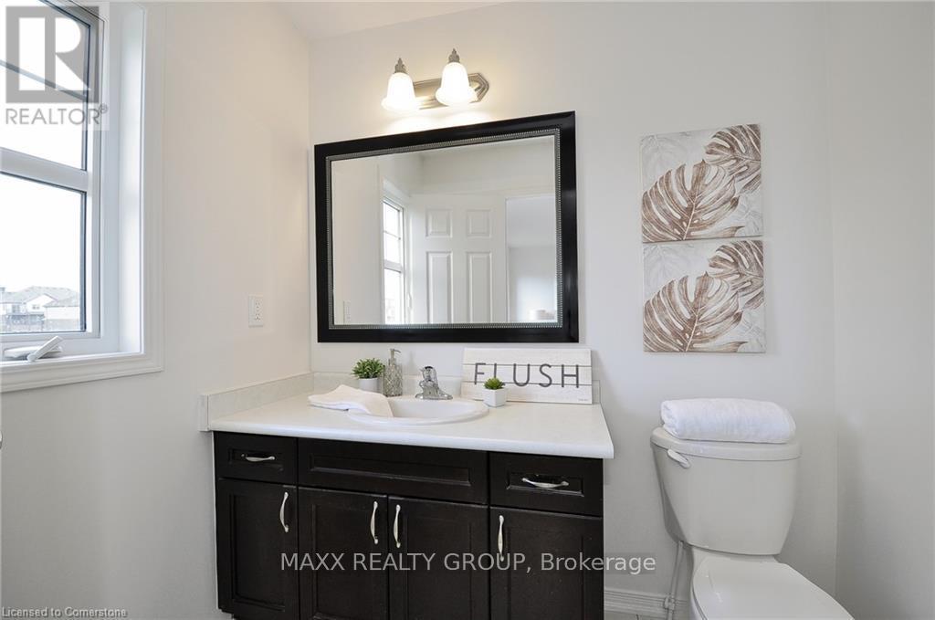 Photo 20 of 92 Glenvista Drive, Kitchener — HOMEH