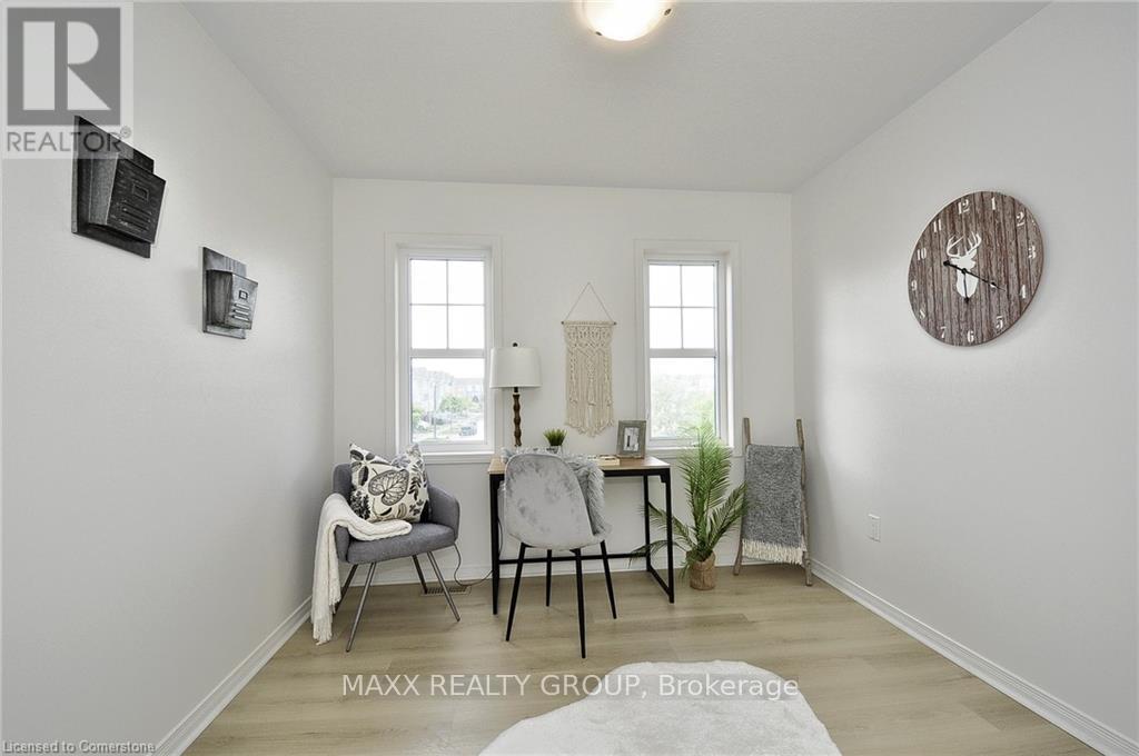 Photo 22 of 92 Glenvista Drive, Kitchener — HOMEH