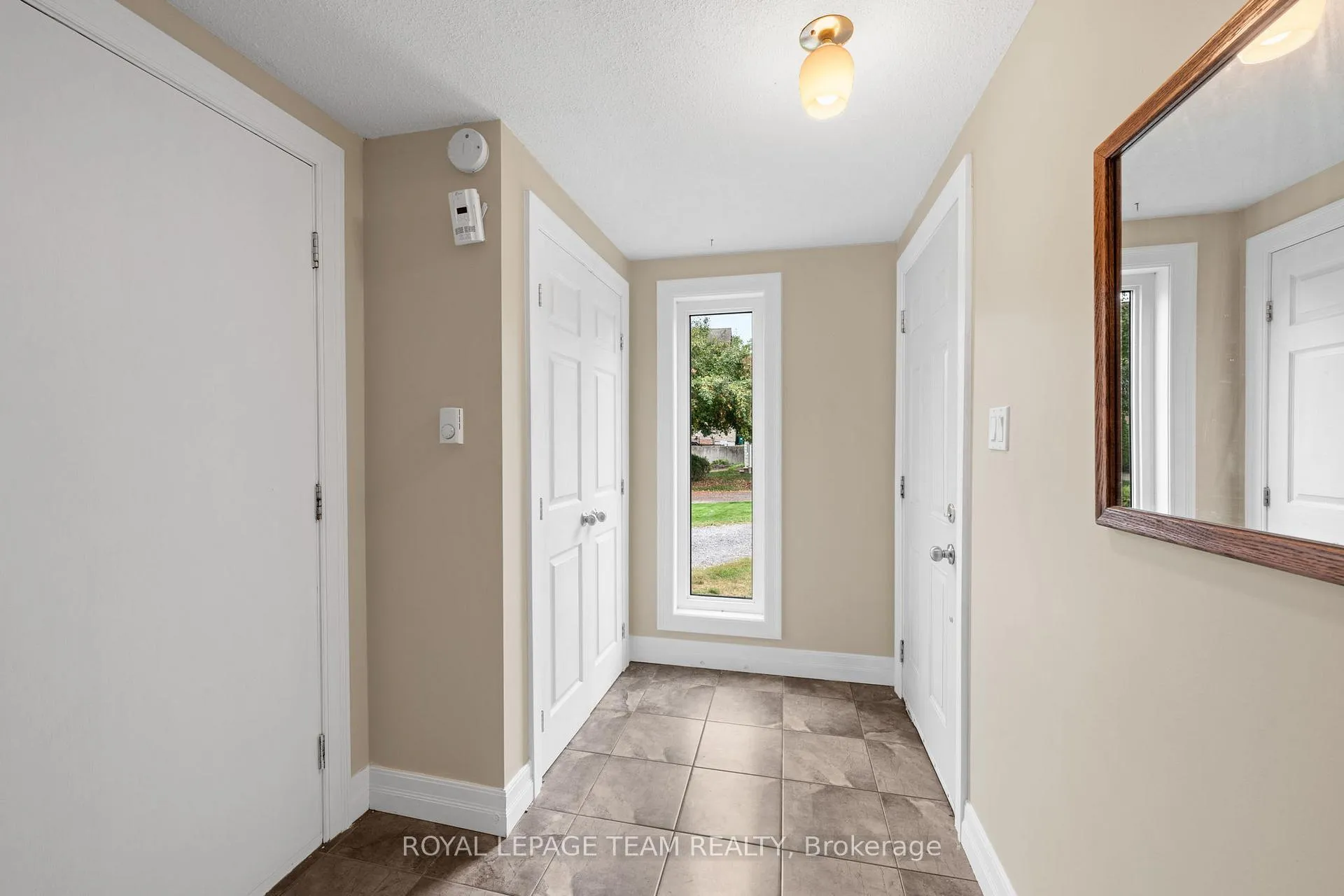 Photo 11 of 1119 Firefly Lane, Ottawa, Manotick South to Roger Stevens — HOMEH