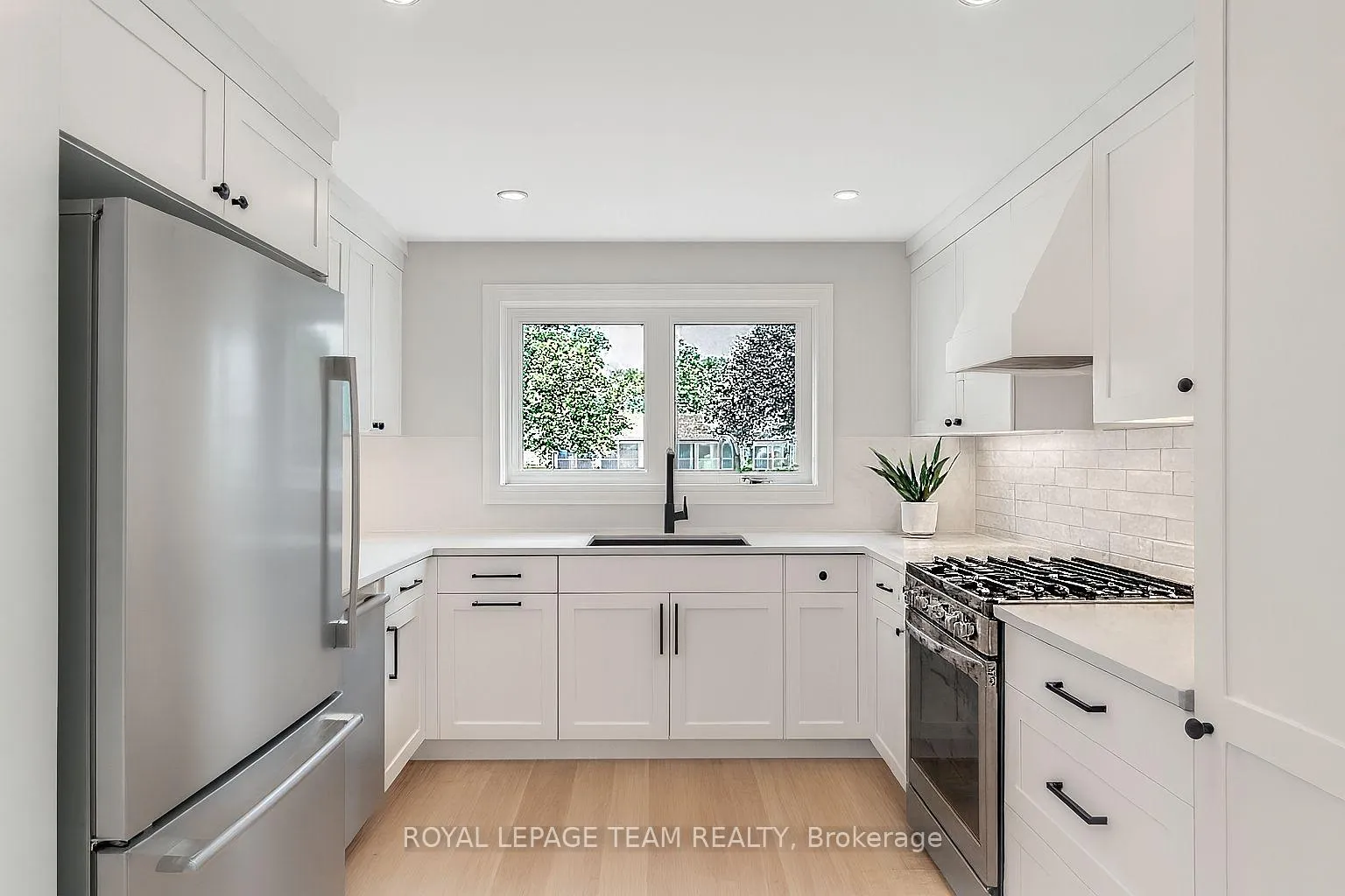 Photo 16 of 1119 Firefly Lane, Ottawa, Manotick South to Roger Stevens — HOMEH