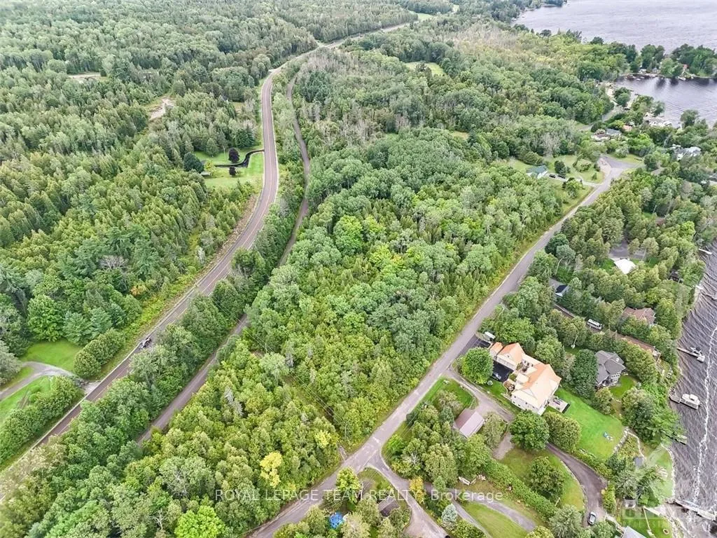 Photo 2 of Unit 5, 00 Mcneill Road, McNab/Braeside, Mcnab/Braeside Twps — HOMEH