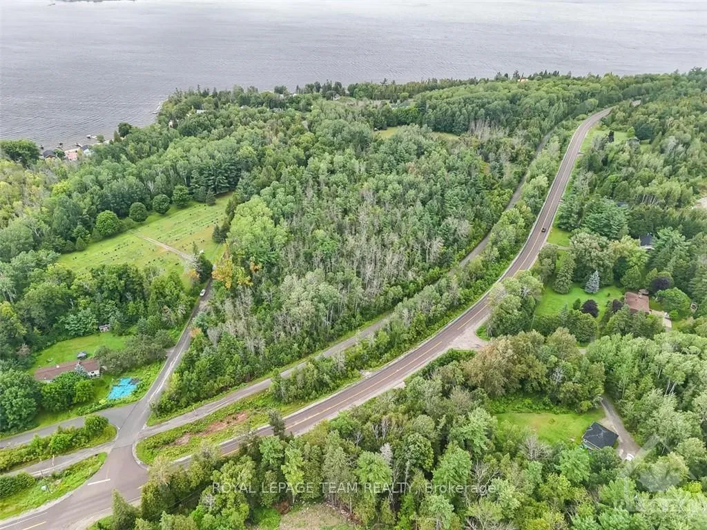 Photo 6 of Unit 5, 00 Mcneill Road, McNab/Braeside, Mcnab/Braeside Twps — HOMEH