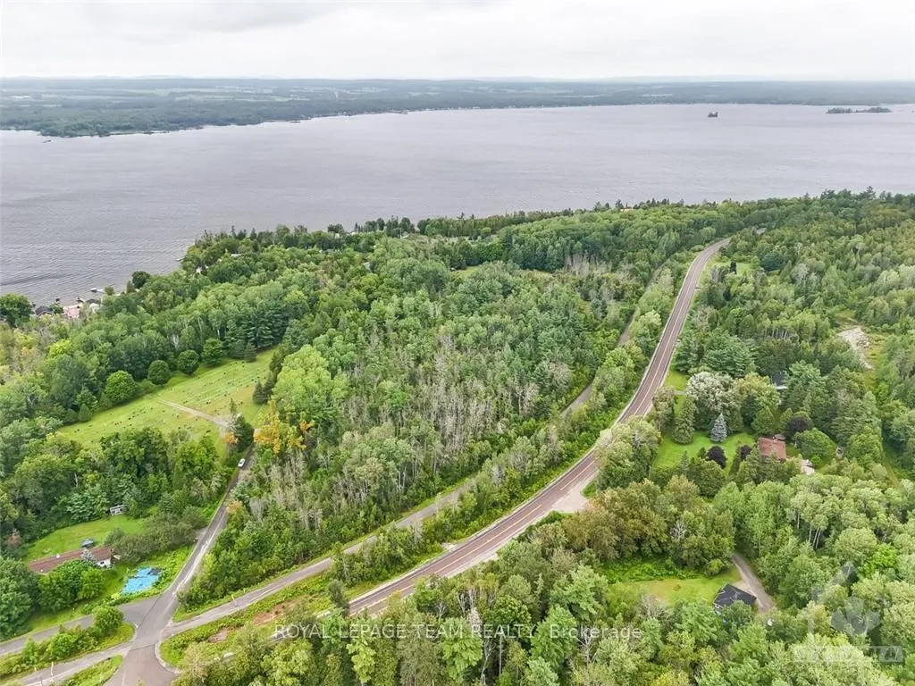 Photo 7 of Unit 5, 00 Mcneill Road, McNab/Braeside, Mcnab/Braeside Twps — HOMEH