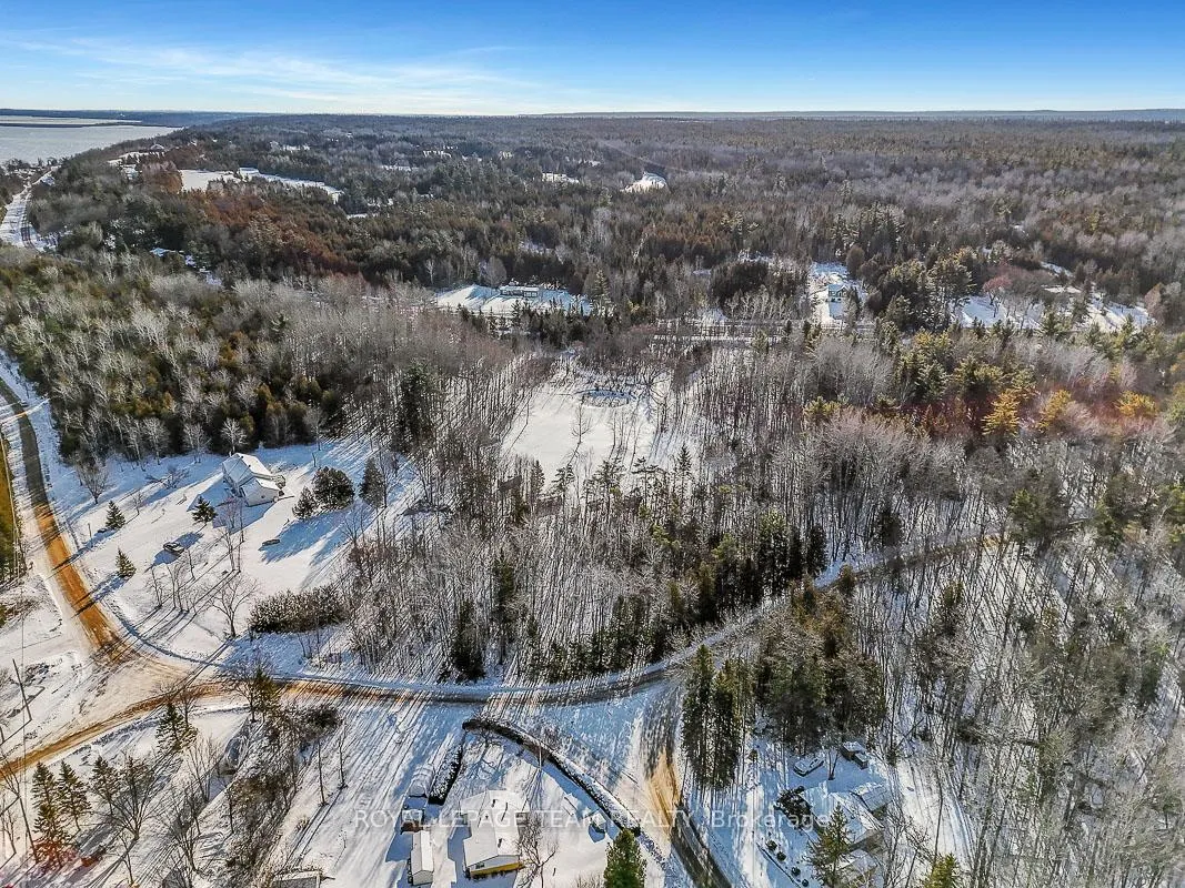 Photo 13 of Unit 5, 00 Mcneill Road, McNab/Braeside, Mcnab/Braeside Twps — HOMEH