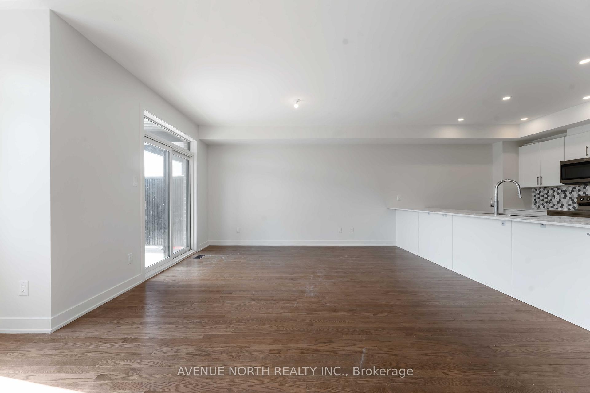 Photo 7 of 870 Anciano Crescent, Ottawa, Kanata - Emerald Meadows/Trailwest — HOMEH