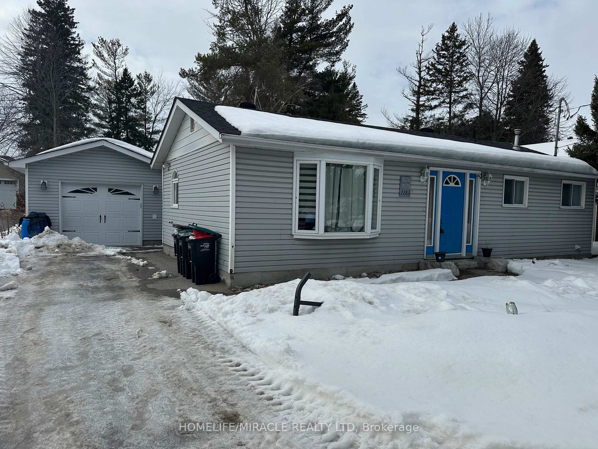Photo 1 of 2282 25th Side Road, Innisfil, Alcona — HOMEH