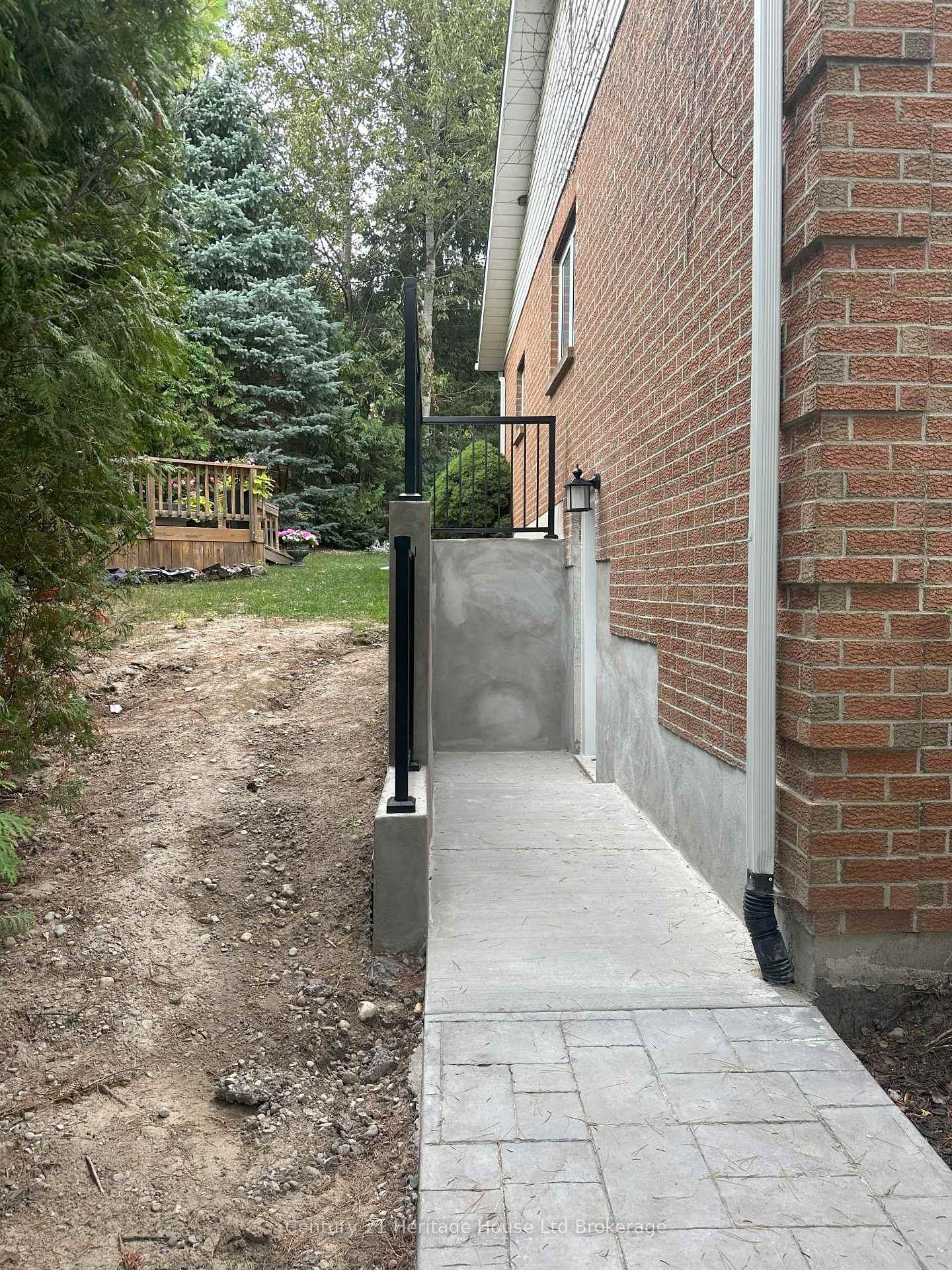 Photo 3 of Unit 2, 30 Zeffer Place, Kitchener — HOMEH