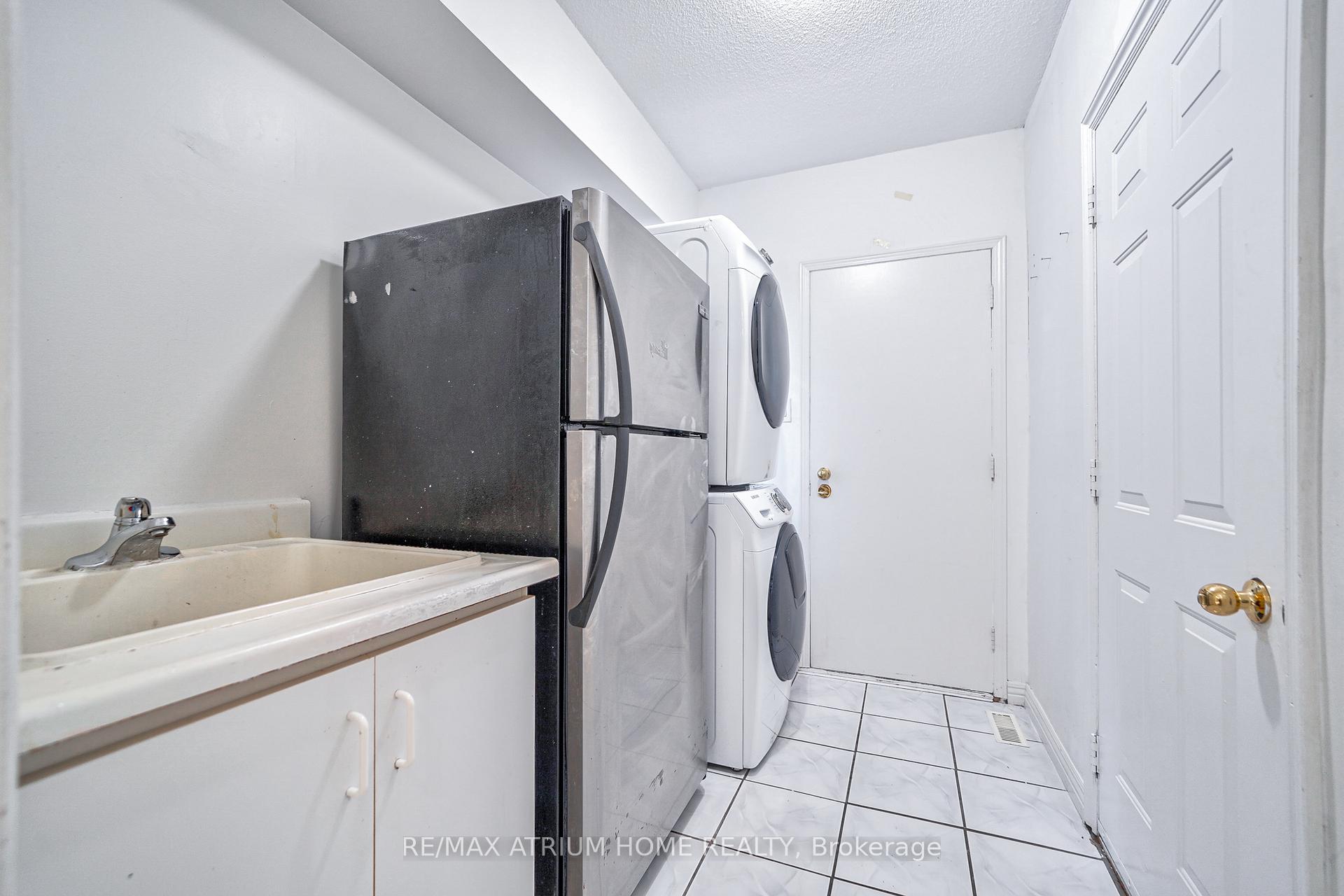 Photo 10 of 10 Olivewood Drive, Markham, Middlefield — HOMEH