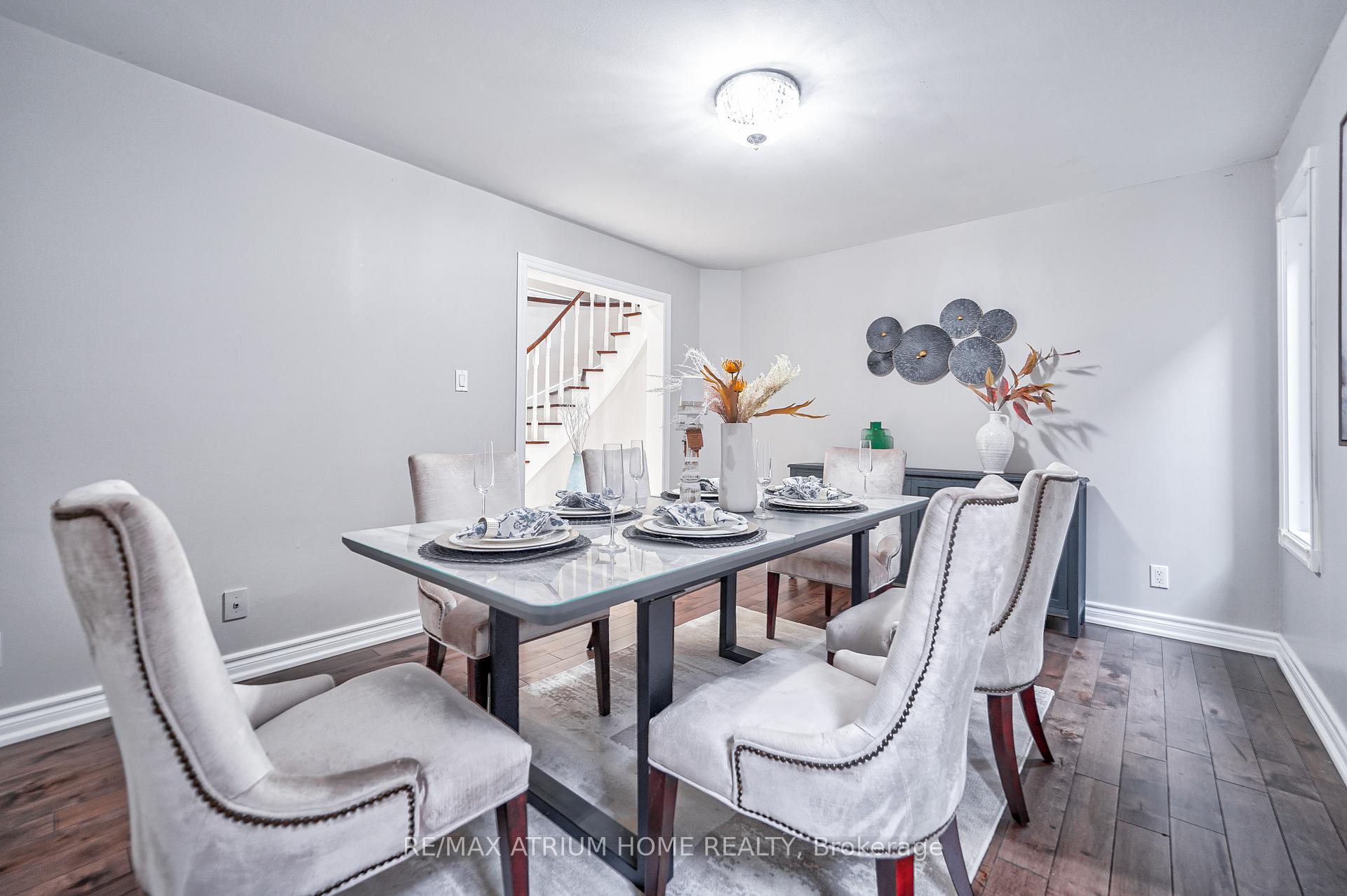 Photo 13 of 10 Olivewood Drive, Markham, Middlefield — HOMEH