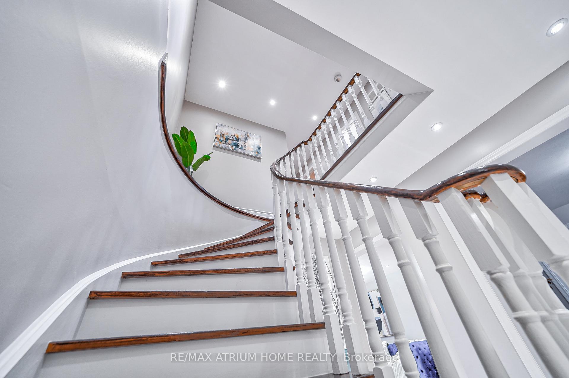 Photo 22 of 10 Olivewood Drive, Markham, Middlefield — HOMEH