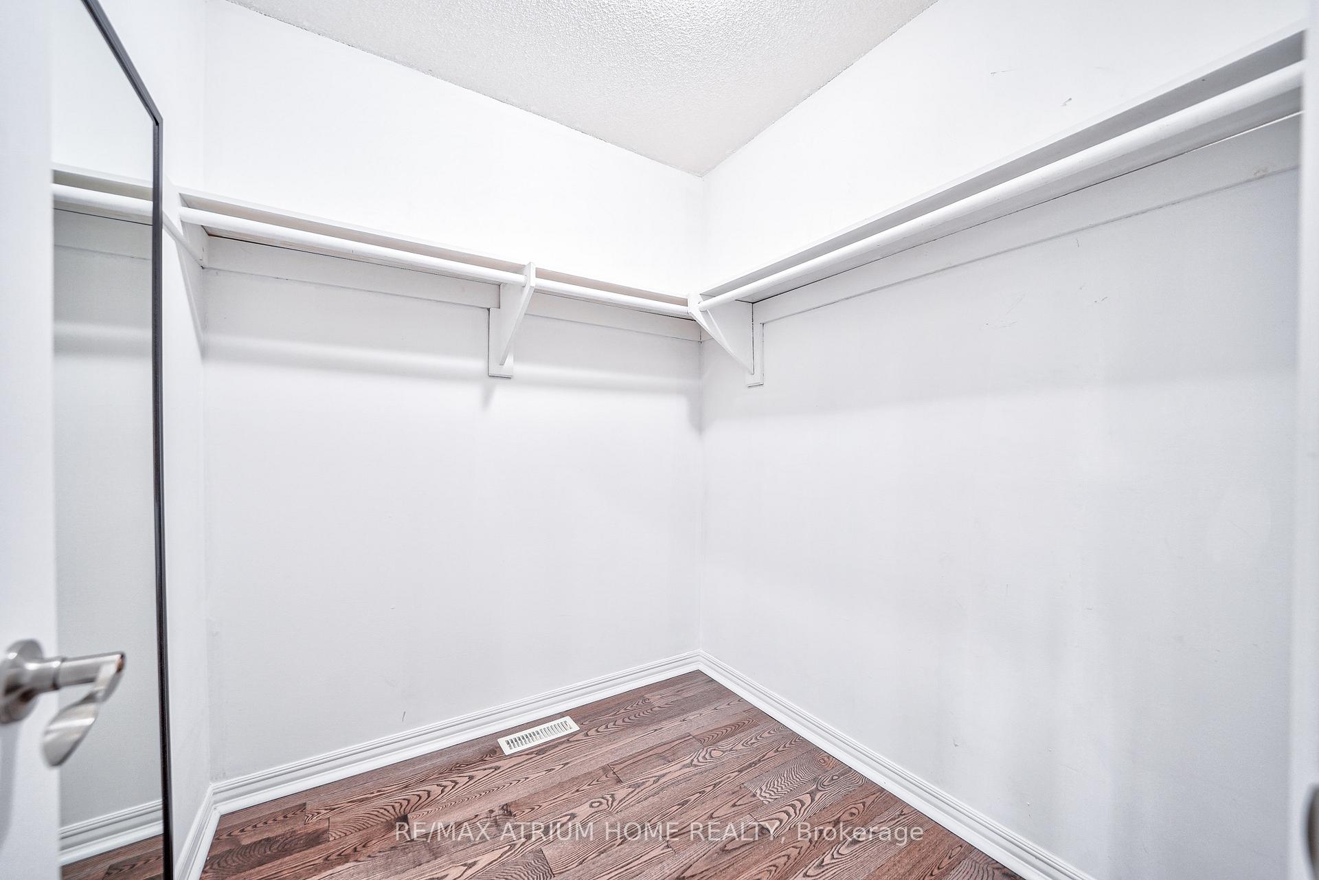 Photo 23 of 10 Olivewood Drive, Markham, Middlefield — HOMEH
