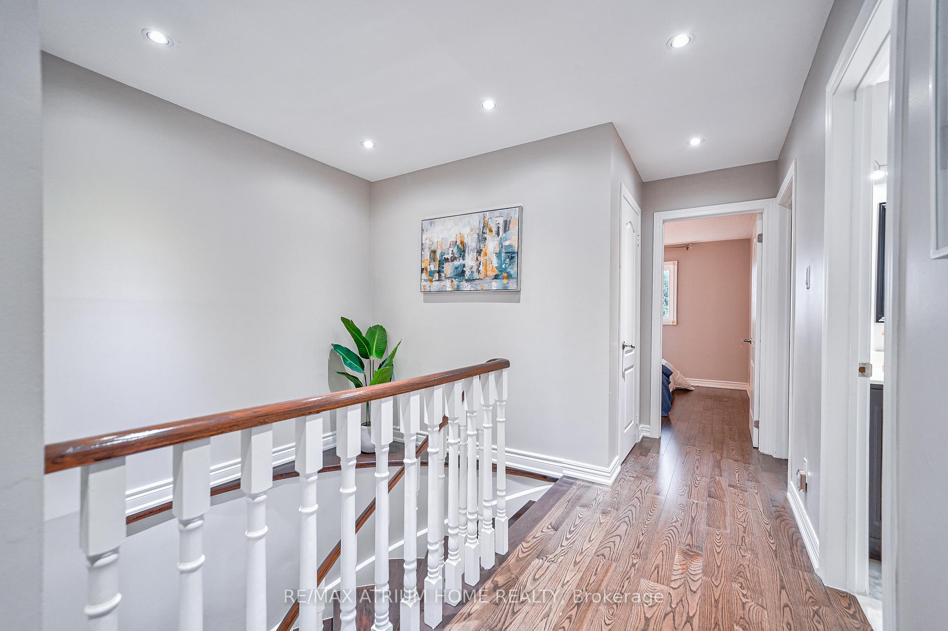 Photo 24 of 10 Olivewood Drive, Markham, Middlefield — HOMEH