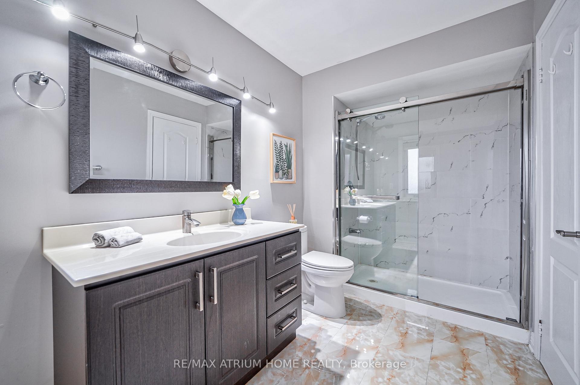 Photo 25 of 10 Olivewood Drive, Markham, Middlefield — HOMEH