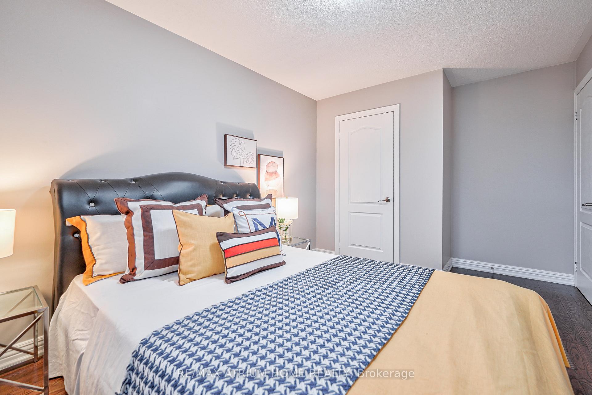 Photo 34 of 10 Olivewood Drive, Markham, Middlefield — HOMEH