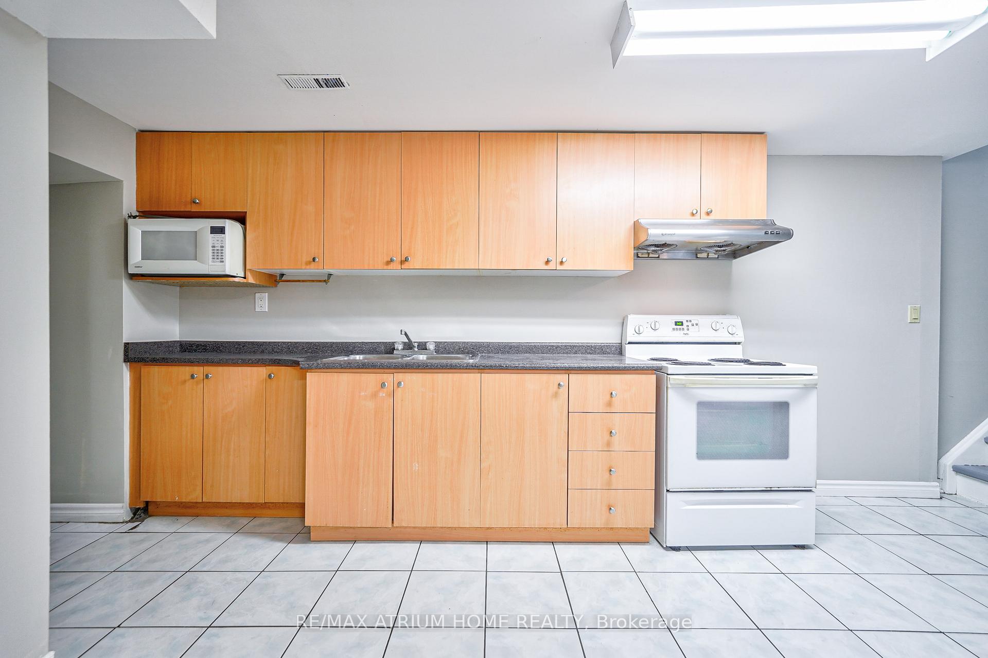 Photo 39 of 10 Olivewood Drive, Markham, Middlefield — HOMEH