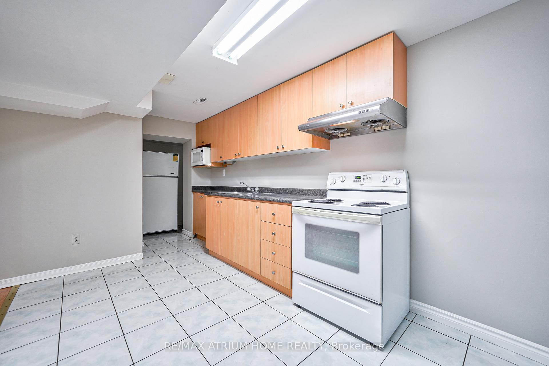 Photo 40 of 10 Olivewood Drive, Markham, Middlefield — HOMEH