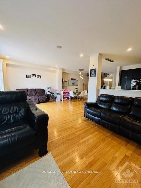 Photo 5 of 1205 Alson Mills Way, Ottawa, Kanata - Emerald Meadows/Trailwest — HOMEH