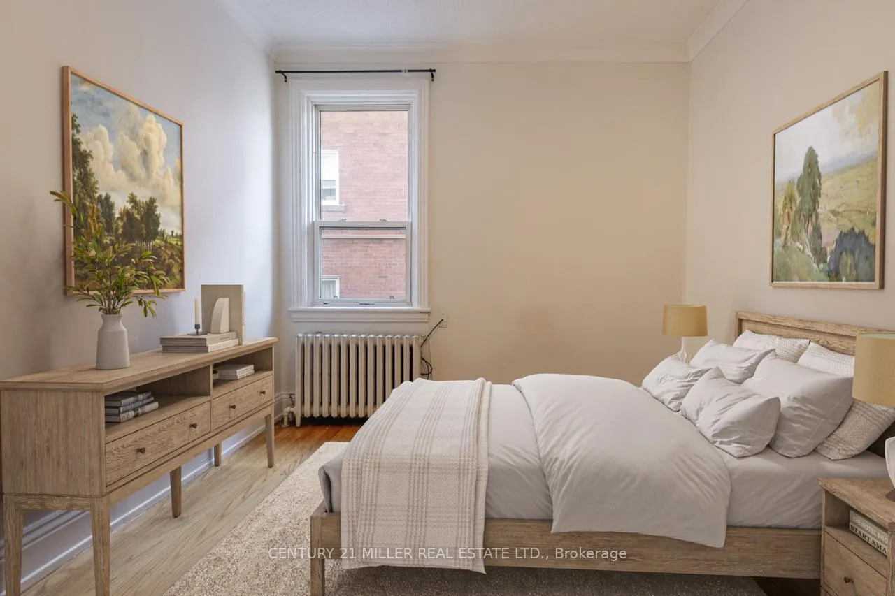 Photo 4 of Unit 2, 270 Main Street W, Hamilton, Strathcona — HOMEH