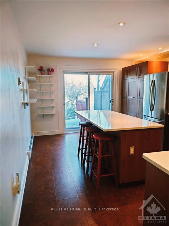Photo 2 of Unit A, 25 Robinson Avenue, Ottawa, Sandy Hill — HOMEH