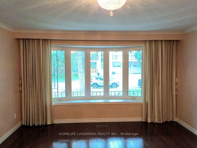 Photo 2 of 165 Fred Varley Drive, Markham, Unionville — HOMEH