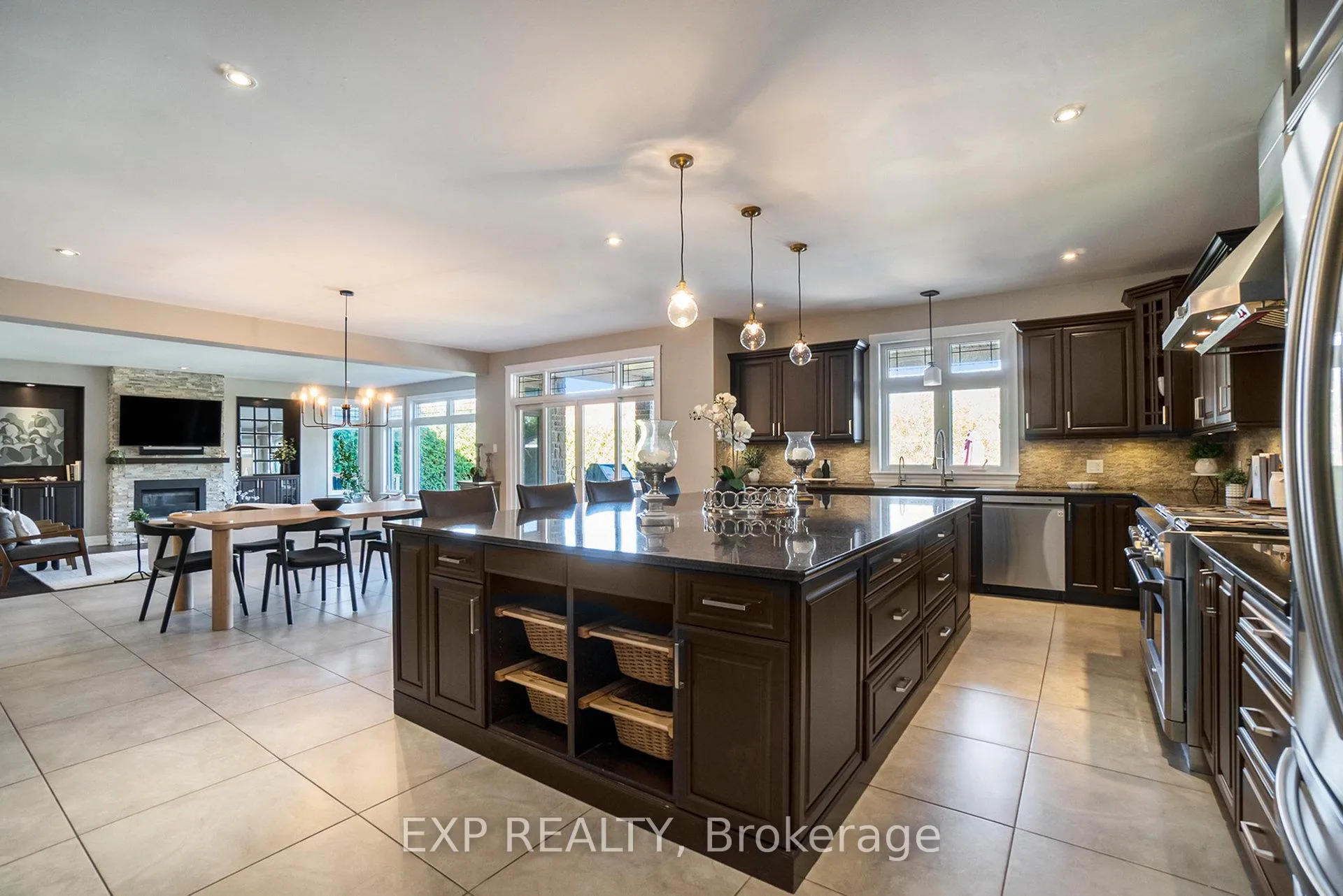 Photo 11 of 450 Lockmaster Crescent, Ottawa, Manotick Village & Manotick Estates — HOMEH