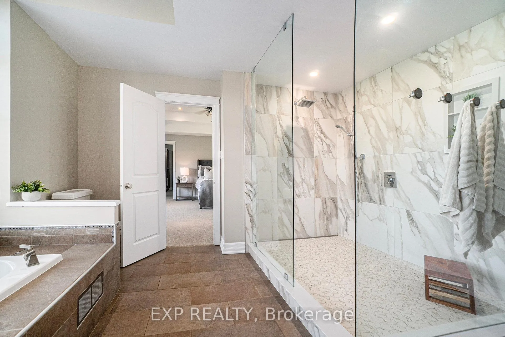 Photo 23 of 450 Lockmaster Crescent, Ottawa, Manotick Village & Manotick Estates — HOMEH