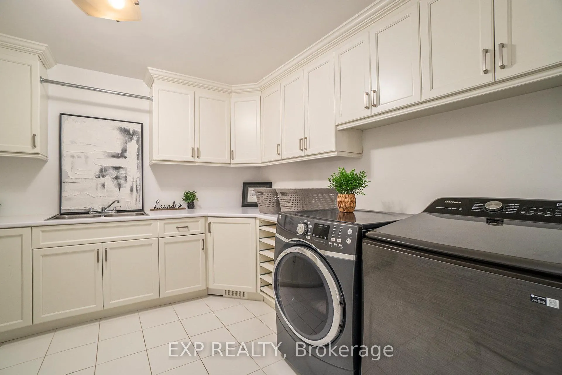 Photo 32 of 450 Lockmaster Crescent, Ottawa, Manotick Village & Manotick Estates — HOMEH