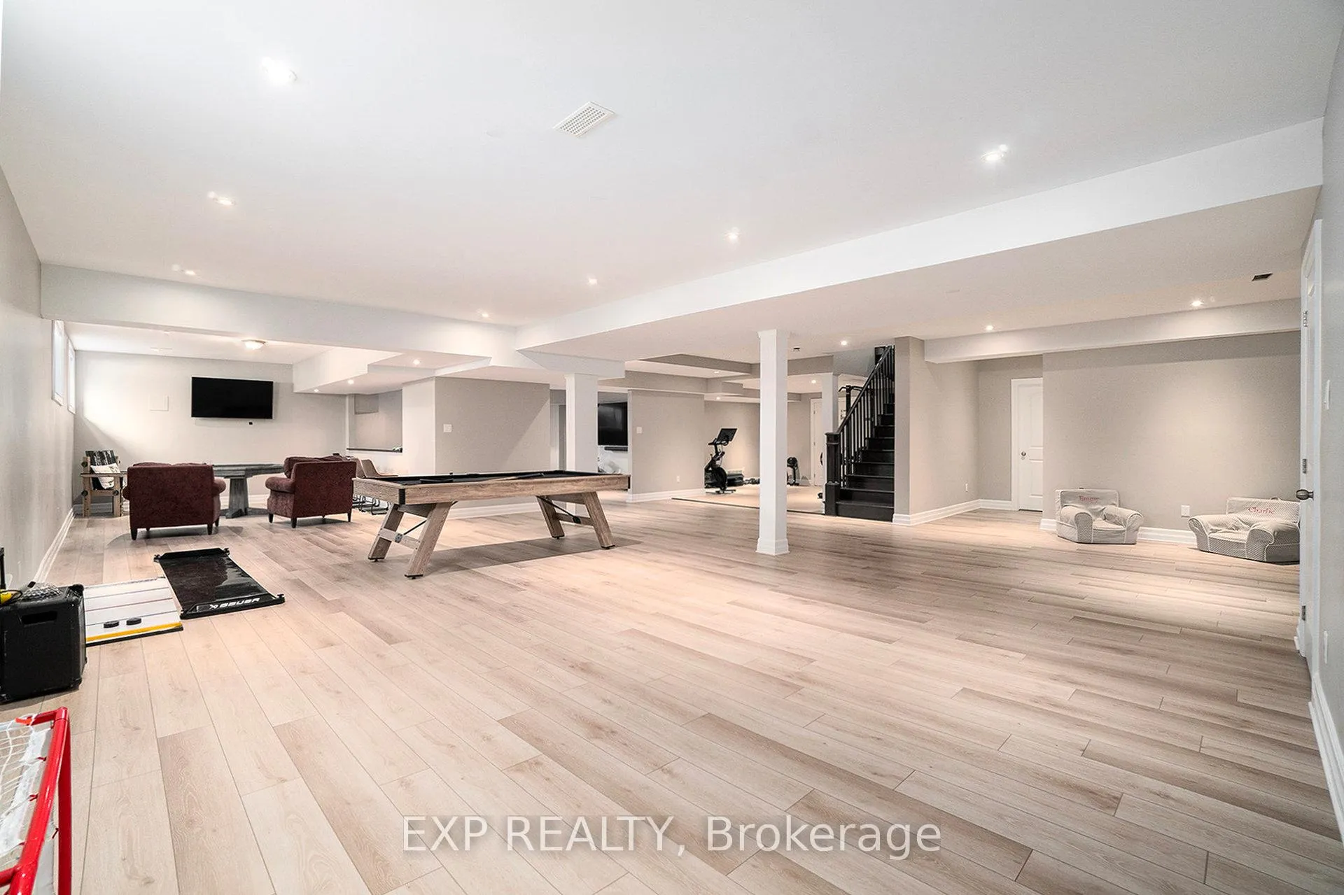 Photo 34 of 450 Lockmaster Crescent, Ottawa, Manotick Village & Manotick Estates — HOMEH